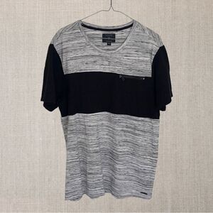 GUESS Men’s Colour Block Tee with Zipper Pocket